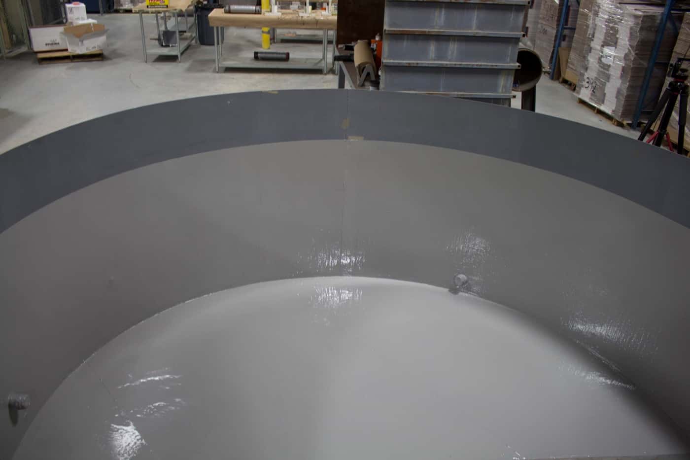 Internal tank floor prepared and lined by AAS